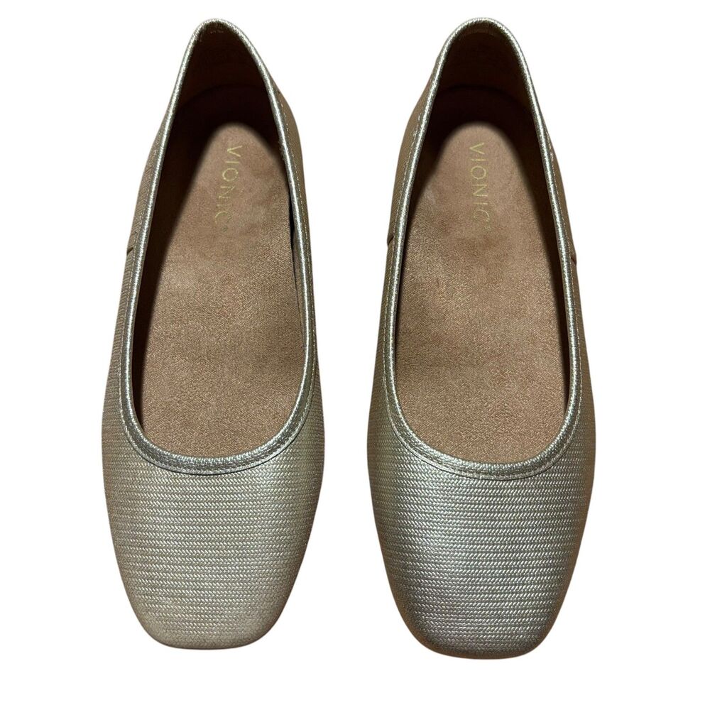 Vionic Orinda Square Toe Flat in Gold - Size 7